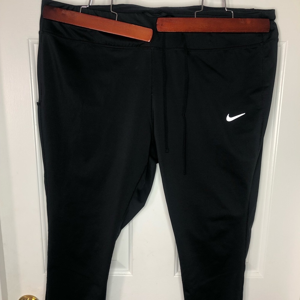Nike Plus Size Leggings